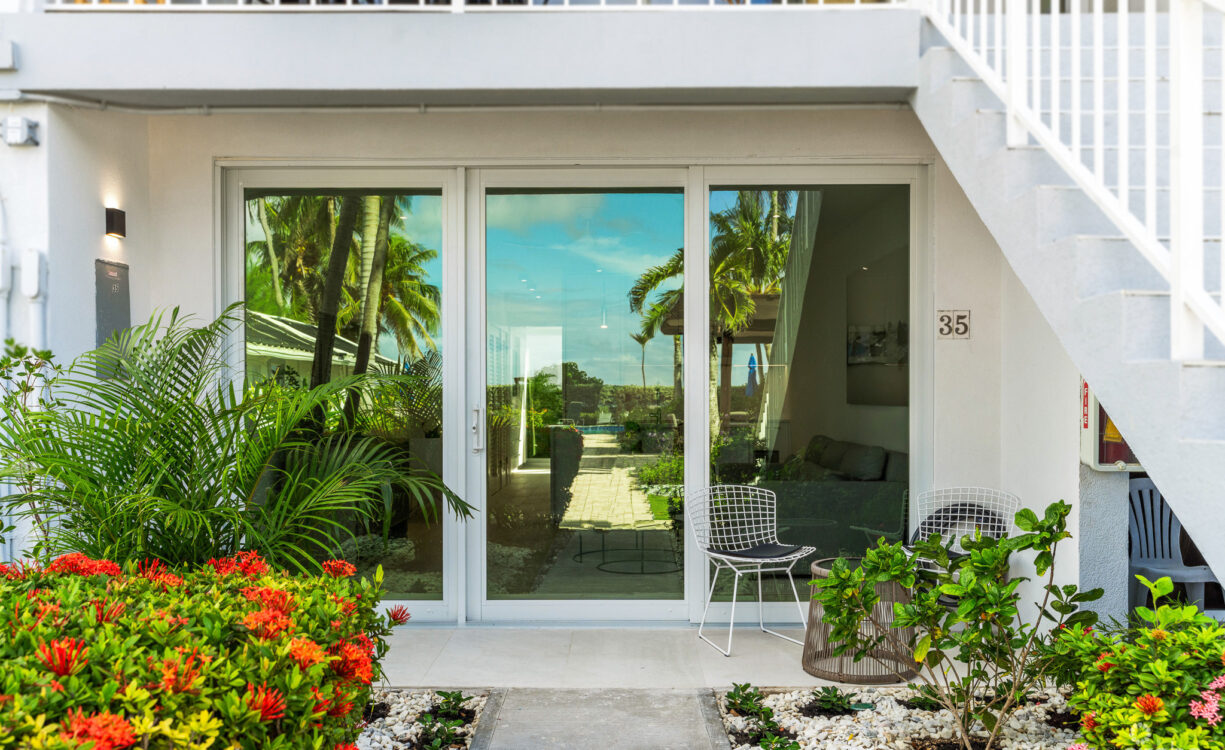 BEACH FRONT CONDO - ISLAND PINE VILLAS - RENOVATED
