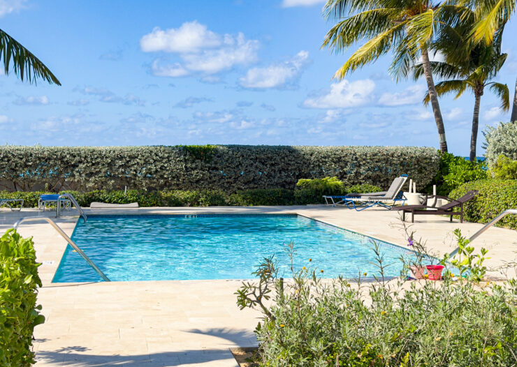 BEACHFRONT CONDO ISLAND PINE VILLAS