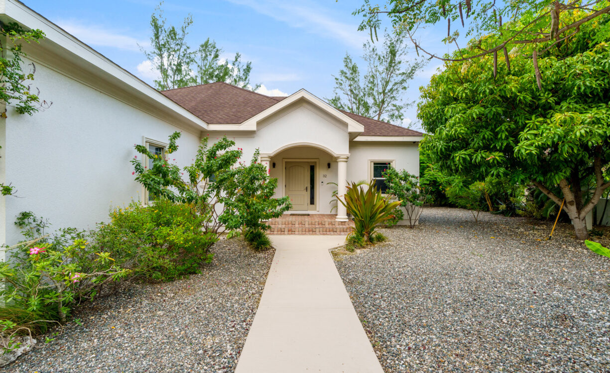 ORCHID HEIGHTS 32, MIDSUMMER DRIVE HOME