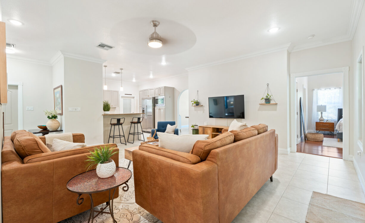 ORCHID HEIGHTS 32, MIDSUMMER DRIVE HOME