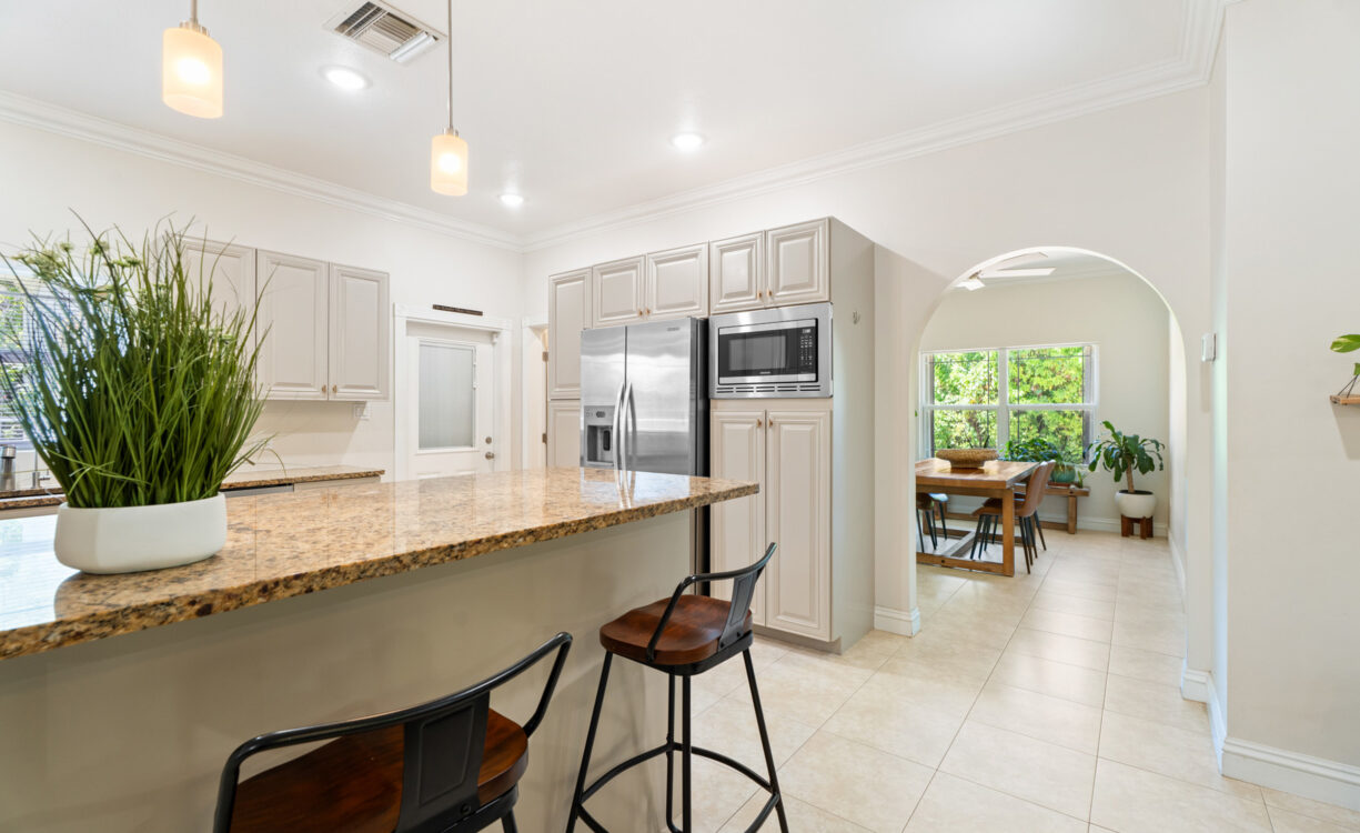 ORCHID HEIGHTS 32, MIDSUMMER DRIVE HOME