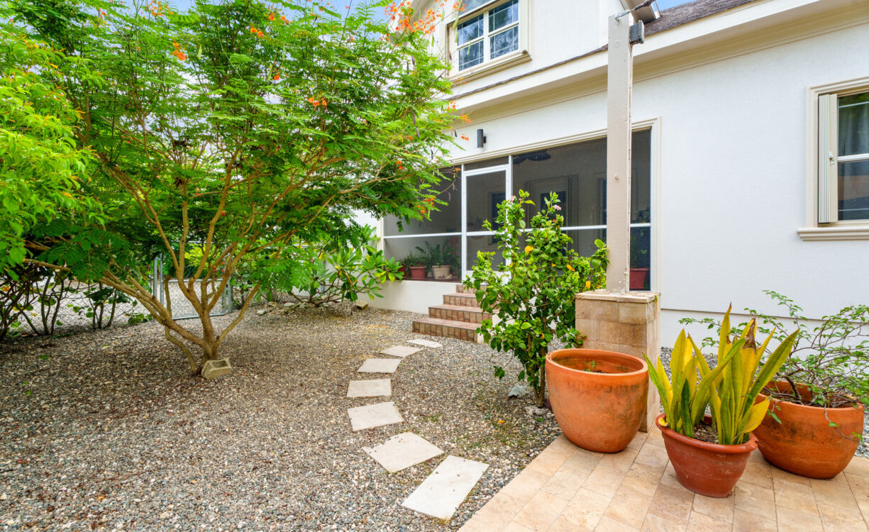 ORCHID HEIGHTS 32, MIDSUMMER DRIVE HOME