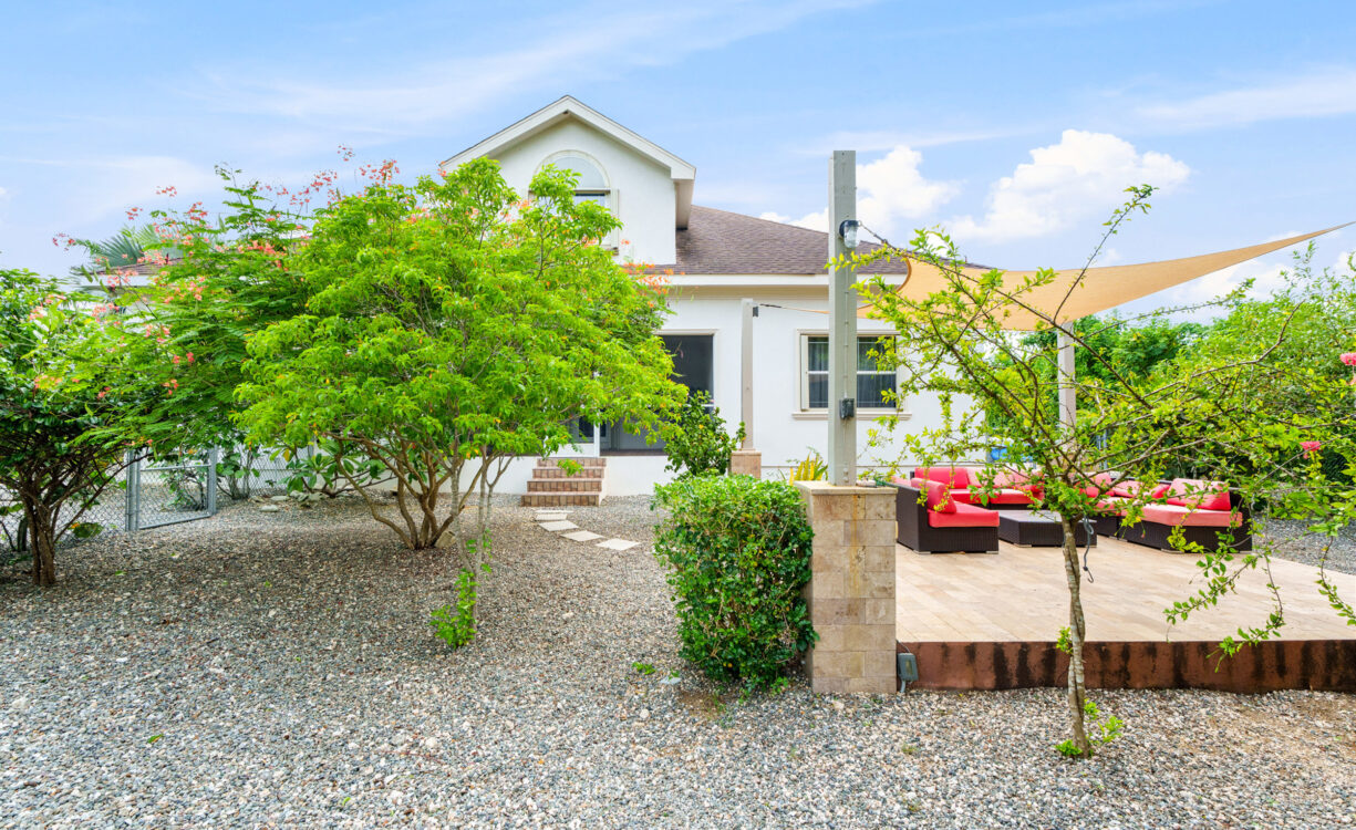 ORCHID HEIGHTS 32, MIDSUMMER DRIVE HOME