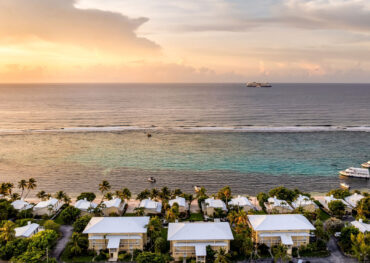 Caribbean Paradise 8, 3 Bed + Den Beachfront Villa