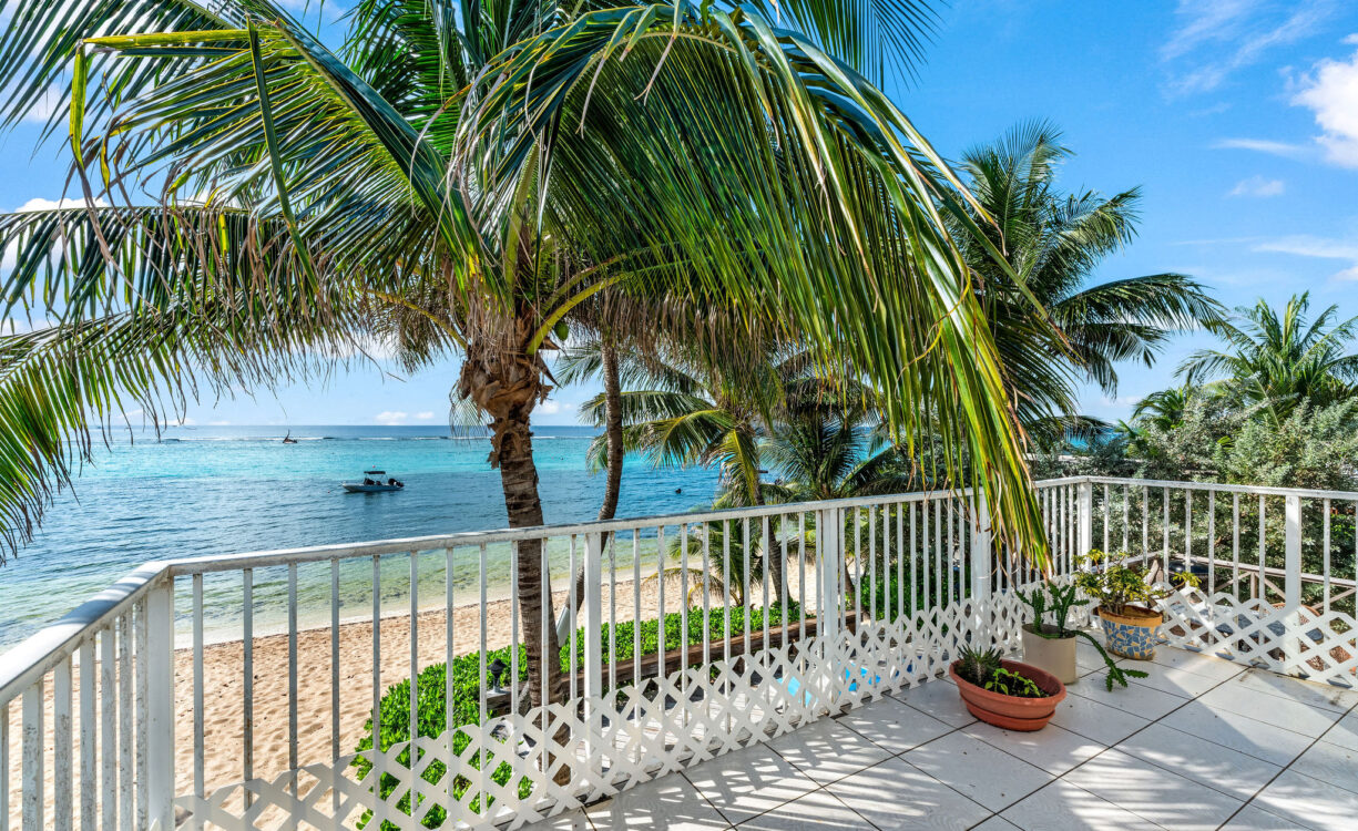 CARIBBEAN PARADISE 8, BEACHFRONT VILLA