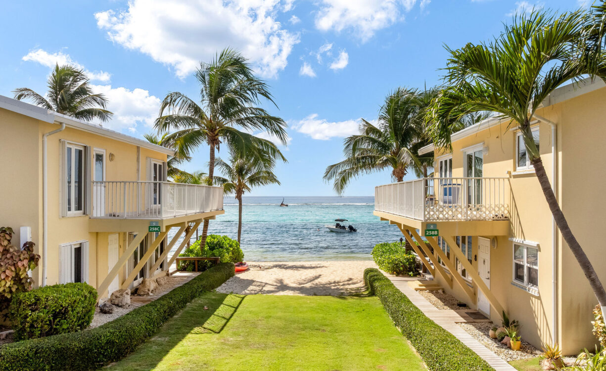 CARIBBEAN PARADISE 8, BEACHFRONT VILLA