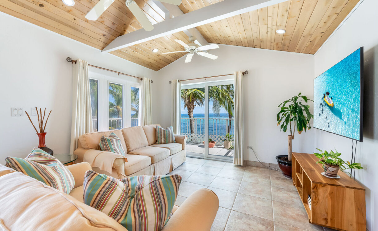 CARIBBEAN PARADISE 8, BEACHFRONT VILLA