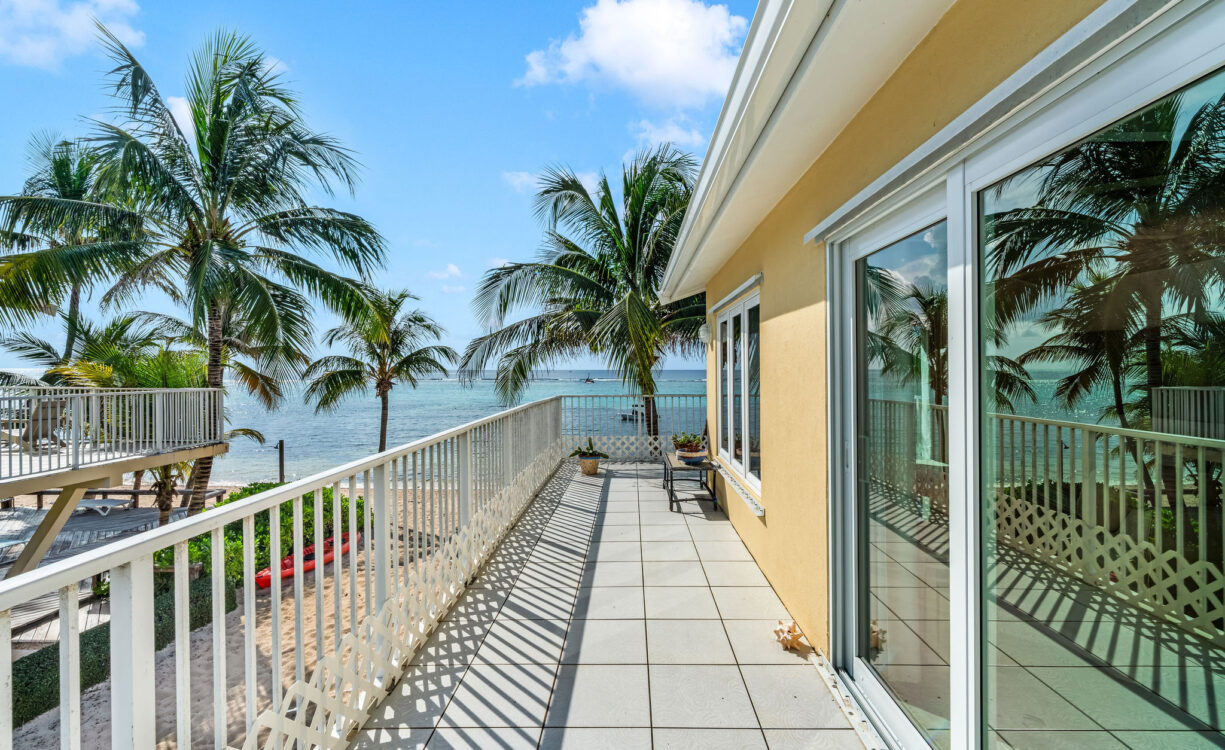 CARIBBEAN PARADISE 8, BEACHFRONT VILLA