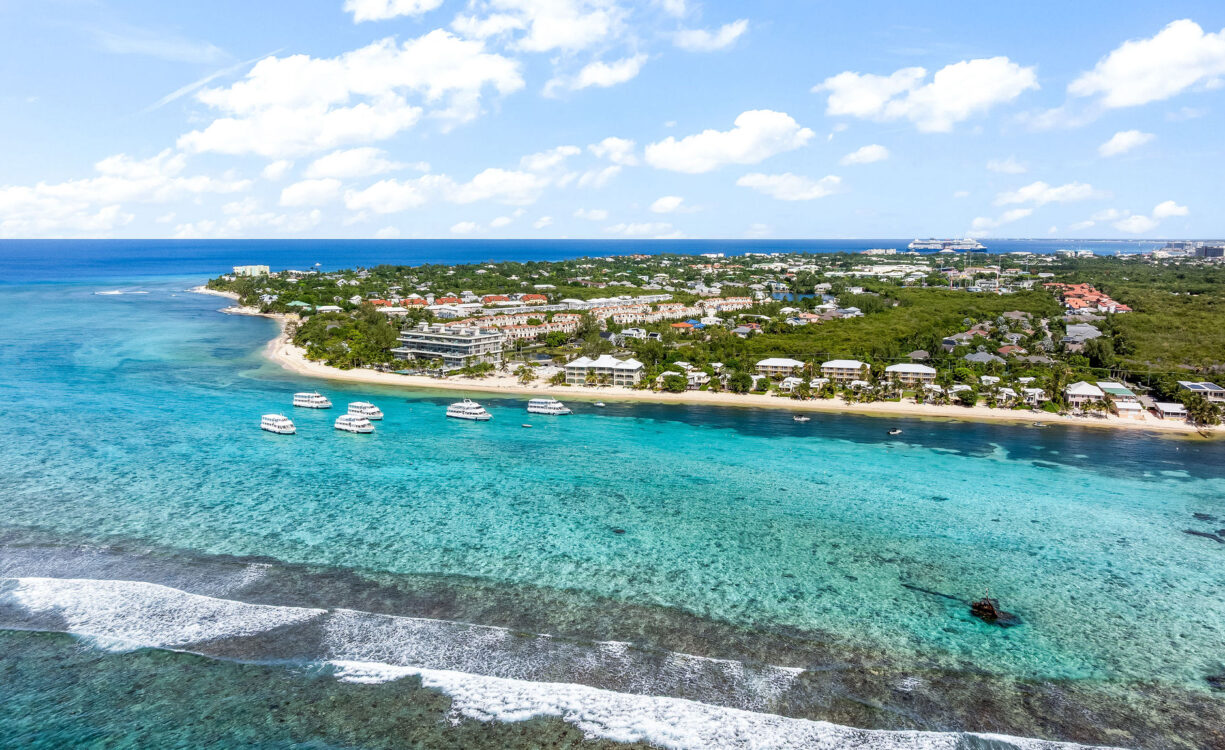 CARIBBEAN PARADISE 8, BEACHFRONT VILLA