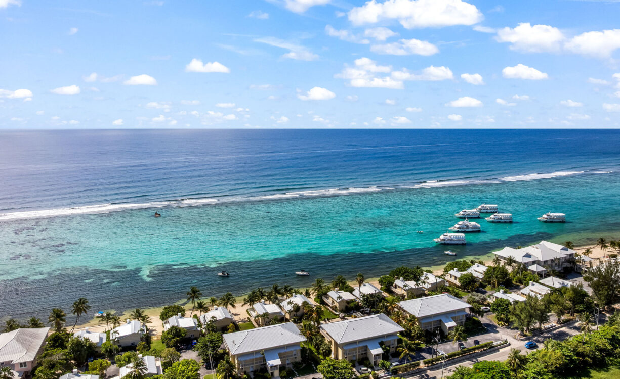 CARIBBEAN PARADISE 8, BEACHFRONT VILLA
