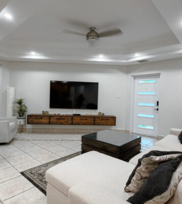 POINSETTIA CONDO SEVEN MILE BEACH