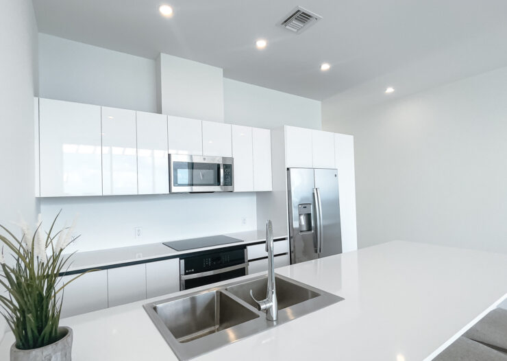 SUNSET POINT TOP FLOOR OCEANFRONT