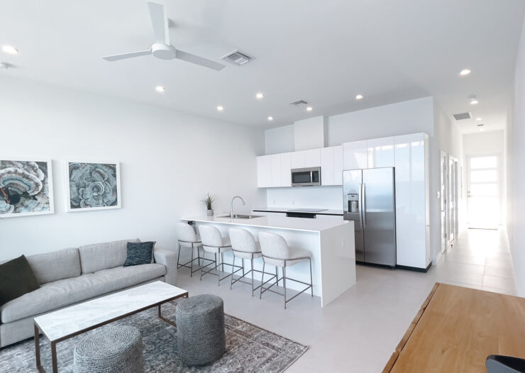 SUNSET POINT TOP FLOOR OCEANFRONT