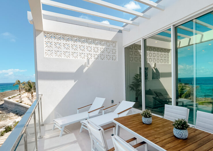 SUNSET POINT TOP FLOOR OCEANFRONT