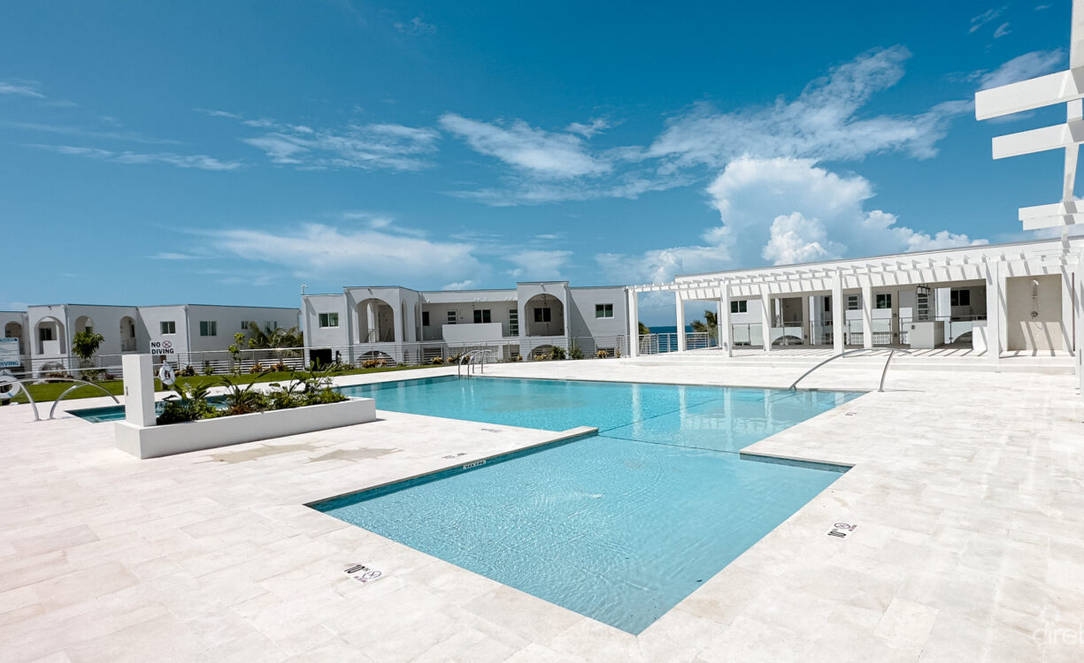 SUNSET POINT TOP FLOOR OCEANFRONT