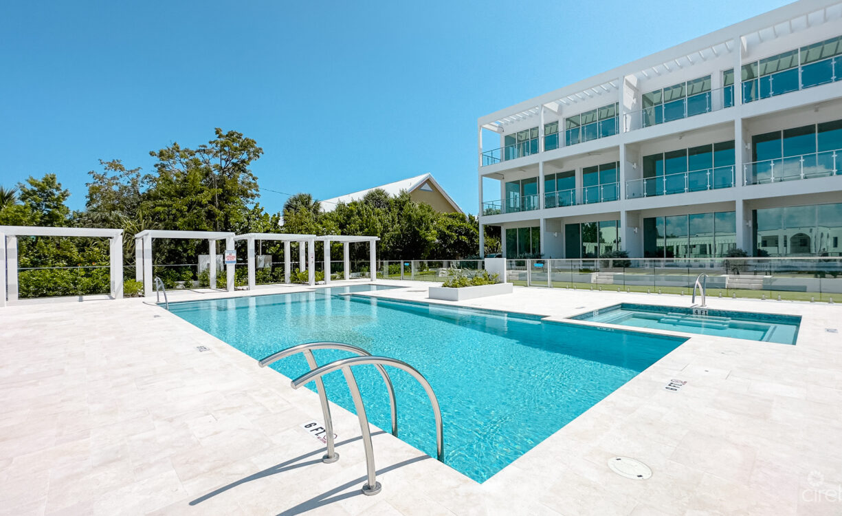SUNSET POINT TOP FLOOR OCEANFRONT