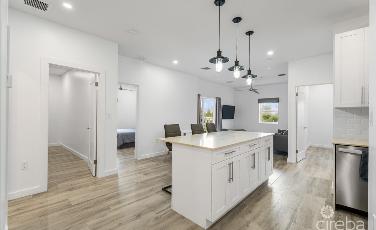19 NORTH 3 BED CORNER UNIT WITH LAKE VIEW