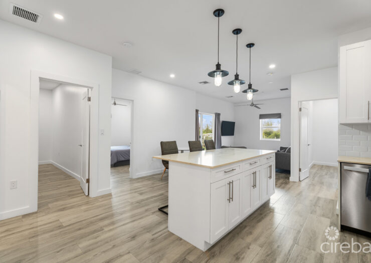 19 NORTH 3 BED CORNER UNIT WITH LAKE VIEW
