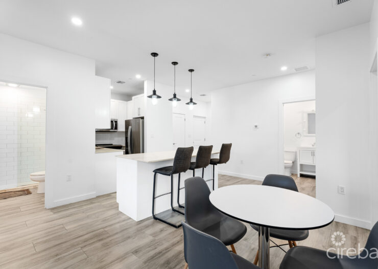 19 NORTH 3 BED CORNER UNIT WITH LAKE VIEW