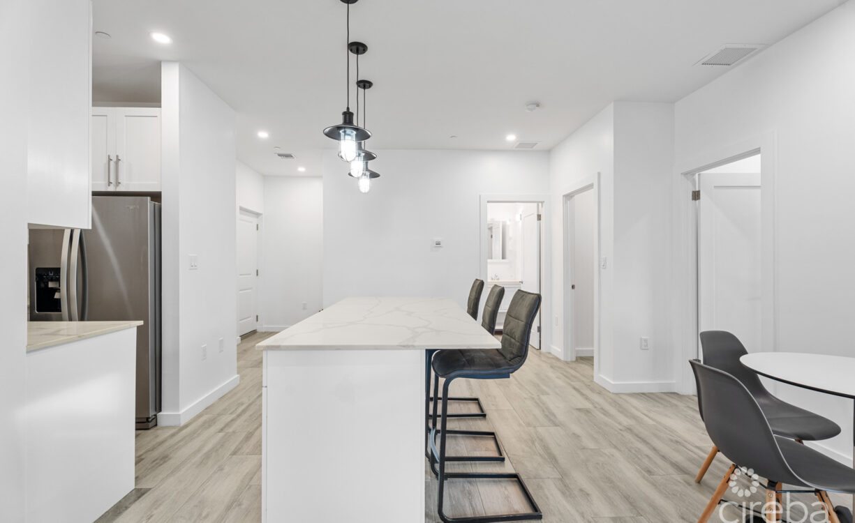 19 NORTH 3 BED CORNER UNIT WITH LAKE VIEW