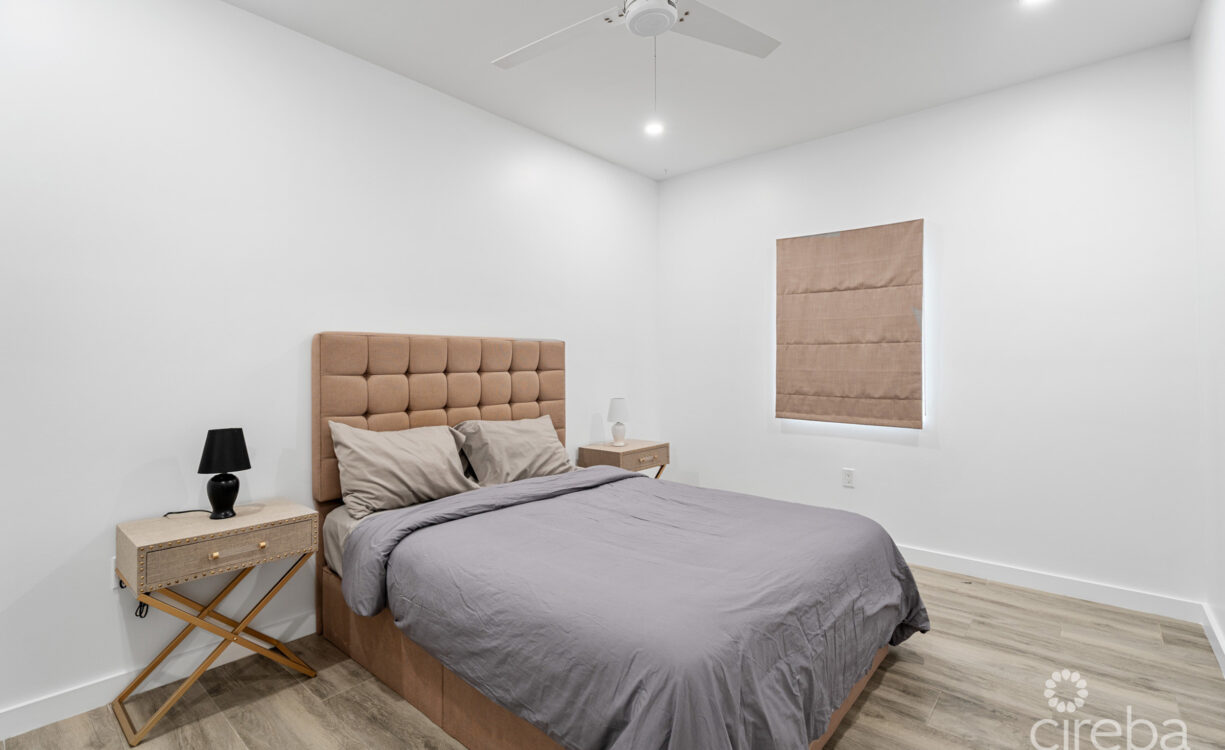 19 NORTH 3 BED CORNER UNIT WITH LAKE VIEW
