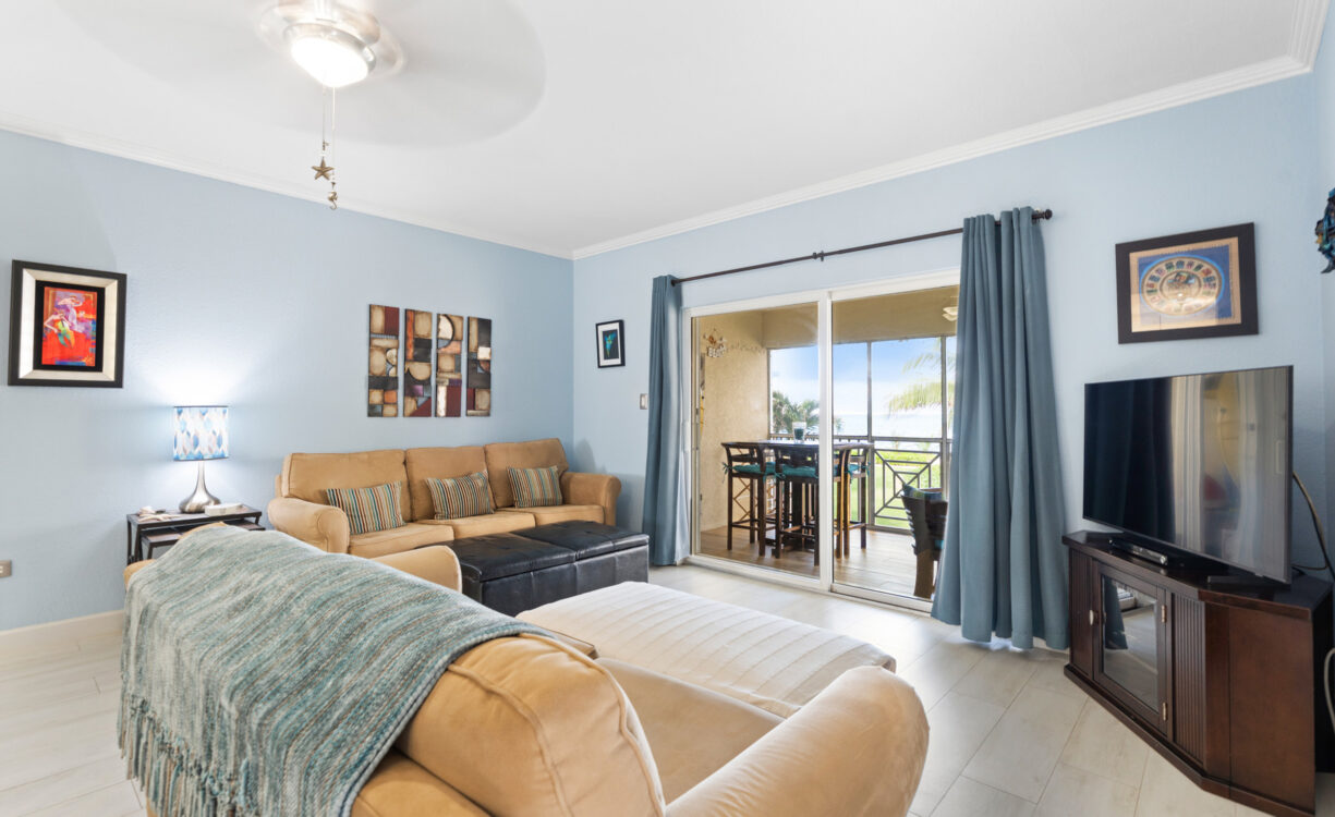 THE RETREAT 12, RUM POINT CONDO WITH BEACH VIEW