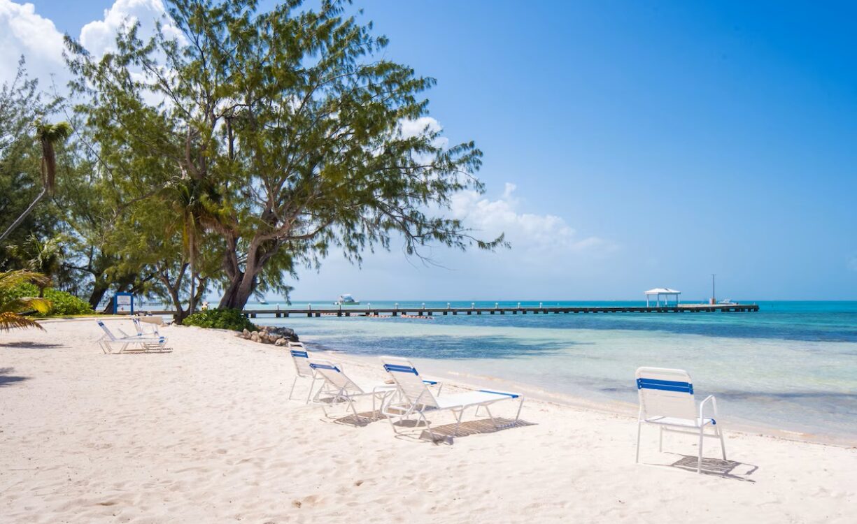 THE RETREAT 12, RUM POINT CONDO WITH BEACH VIEW