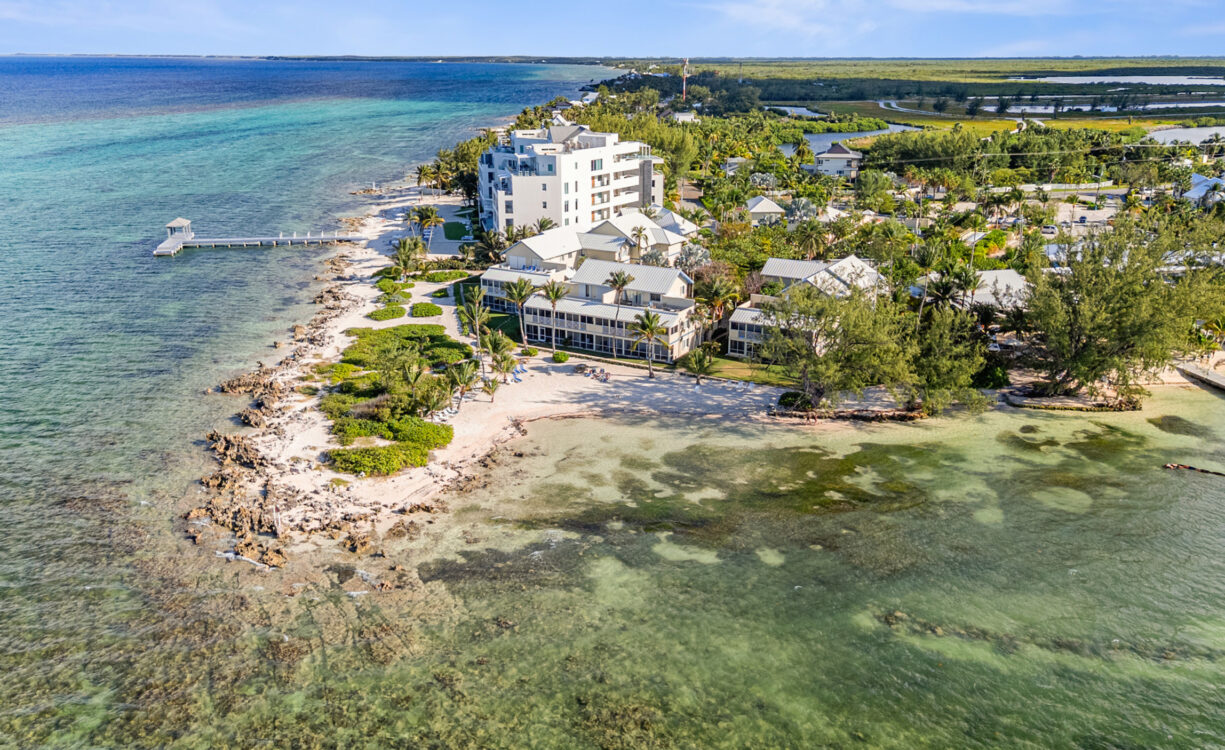 THE RETREAT 12, RUM POINT CONDO WITH BEACH VIEW