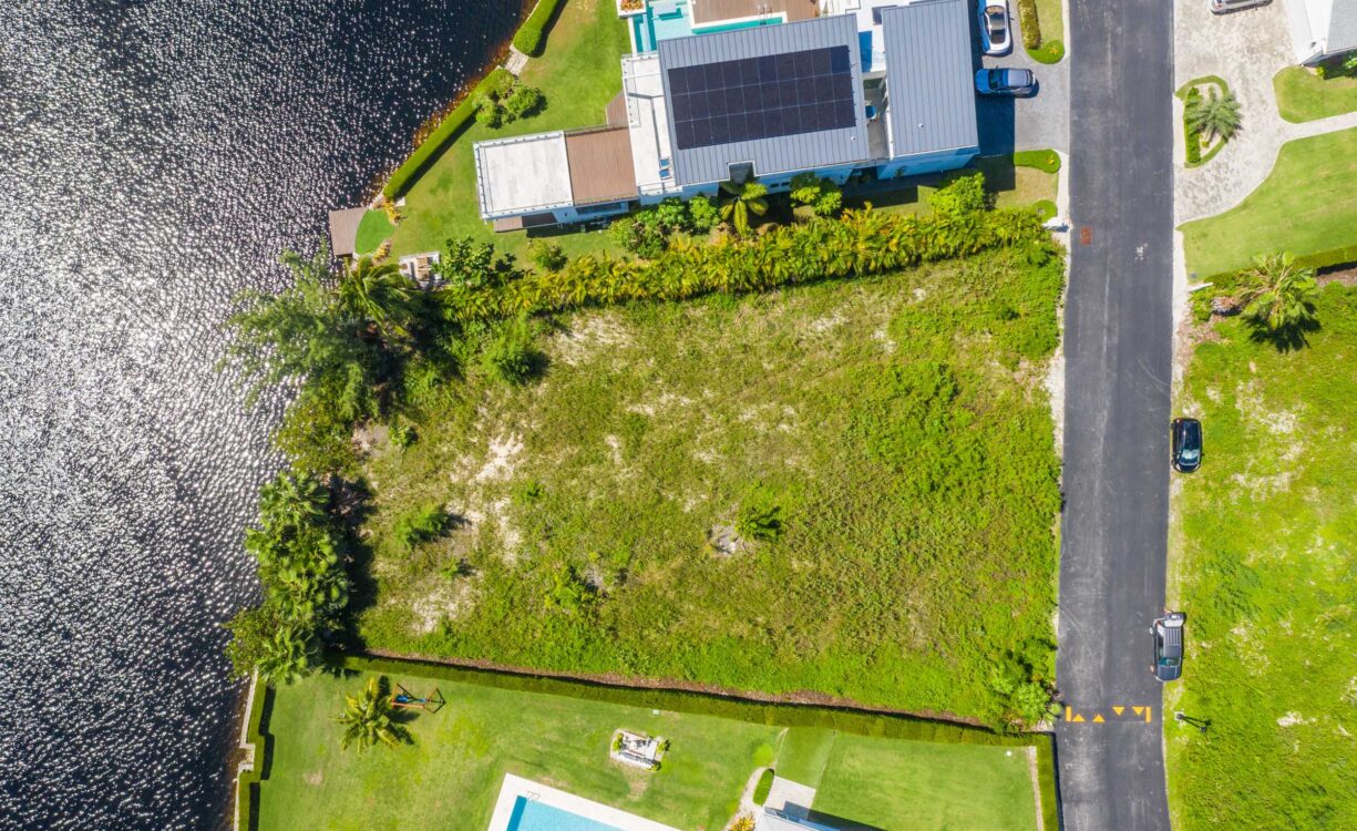 THE LAKES 0.38 ACRE, FLOOR PLANS INCLUDED
