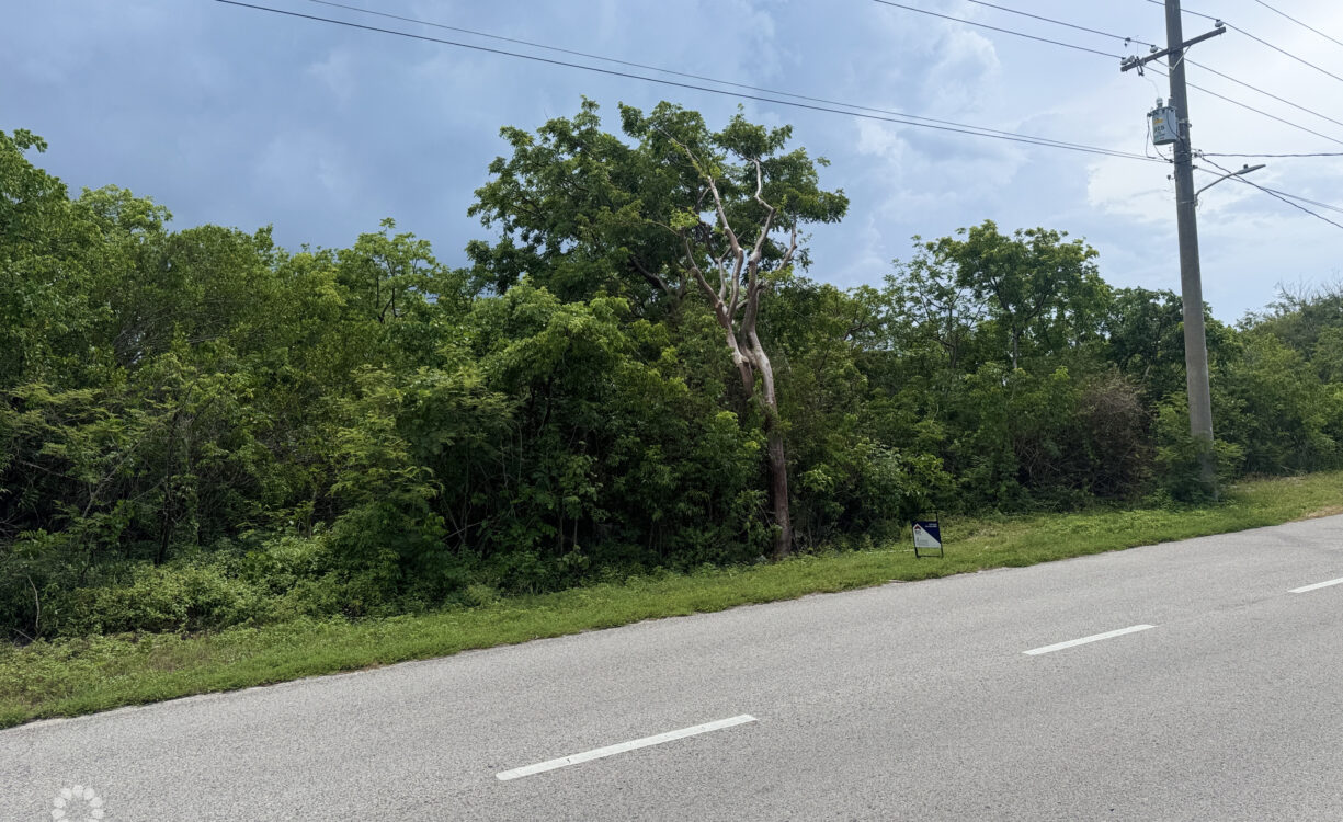 RUM POINT DRIVE LARGE LOT 30