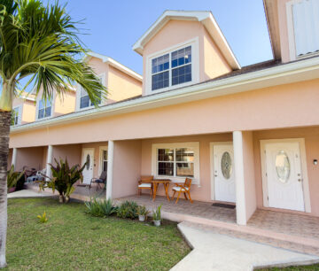 CREST PALMS TOWNHOUSE