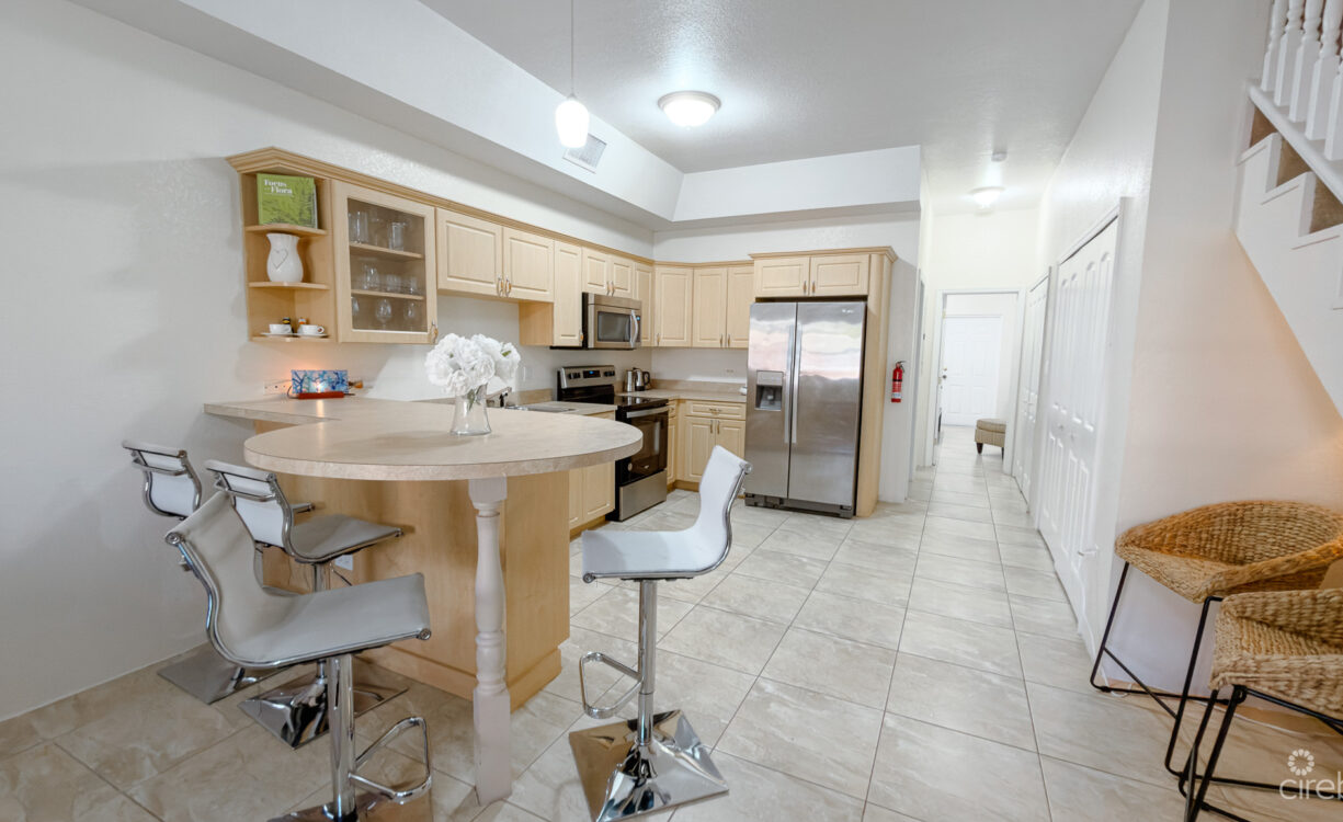 CREST PALMS TOWNHOUSE
