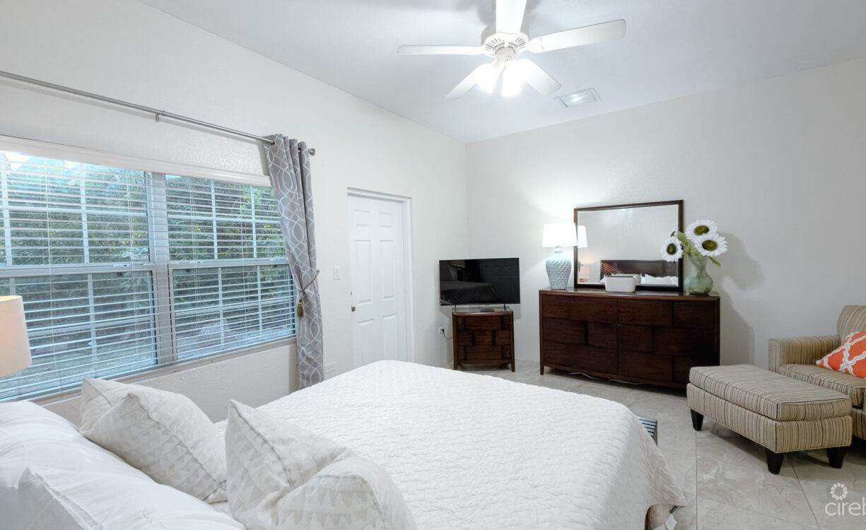CREST PALMS TOWNHOUSE