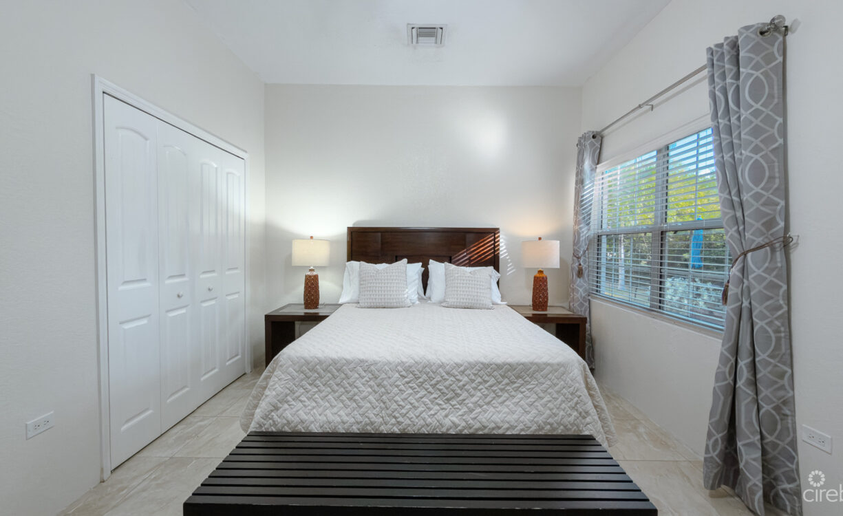 CREST PALMS TOWNHOUSE