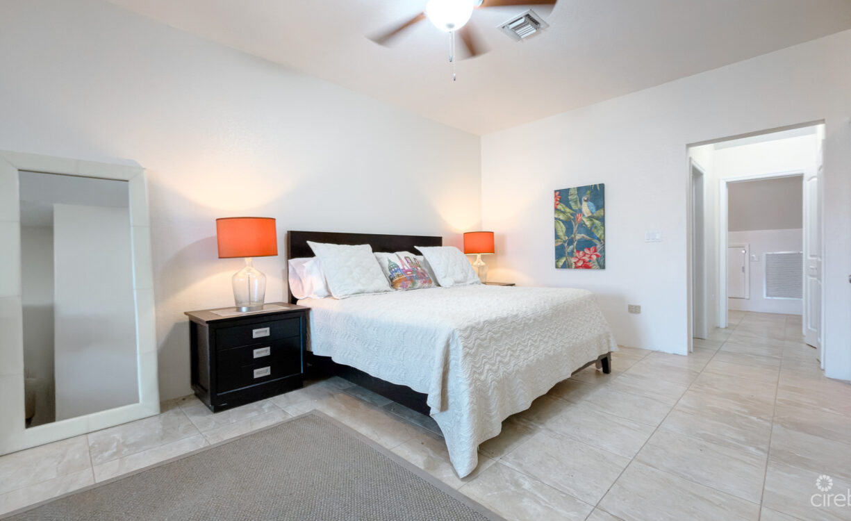 CREST PALMS TOWNHOUSE