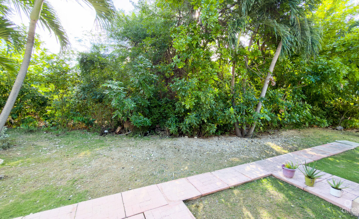 CREST PALMS TOWNHOUSE