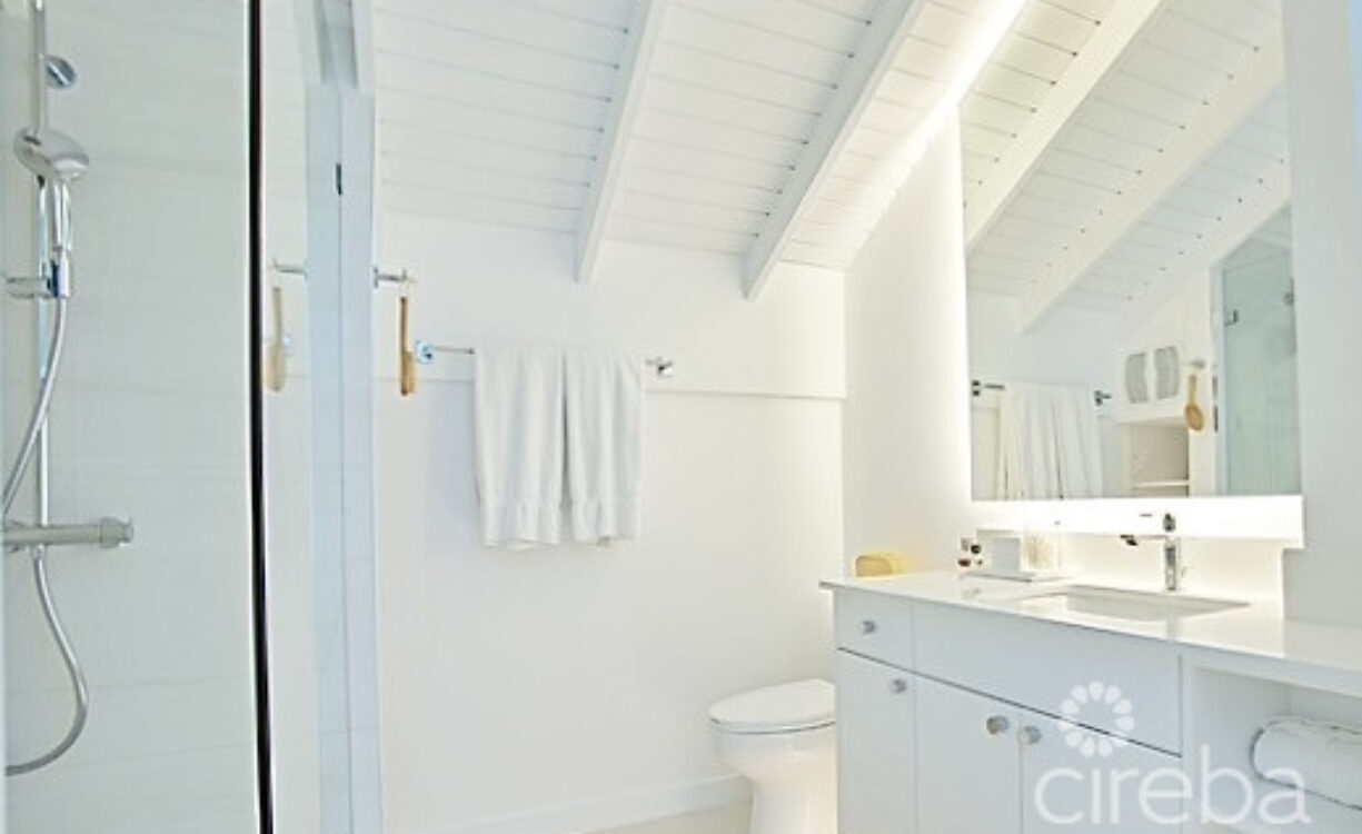 VILLAS OF THE GALLEON #39 - STUNNING REMODEL