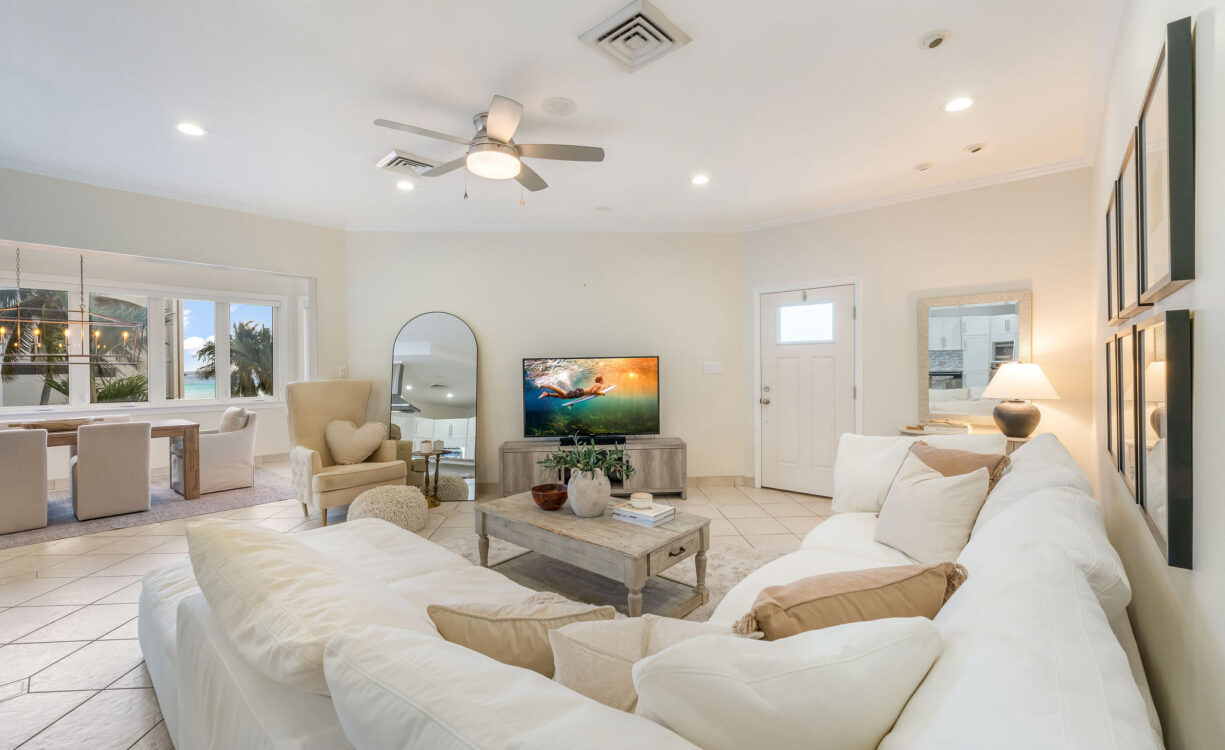 POINSETTIA PENTHOUSE B7, SEVEN MILE CORRIDOR