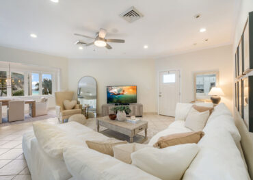 Poinsettia Penthouse B7, Seven Mile Corridor