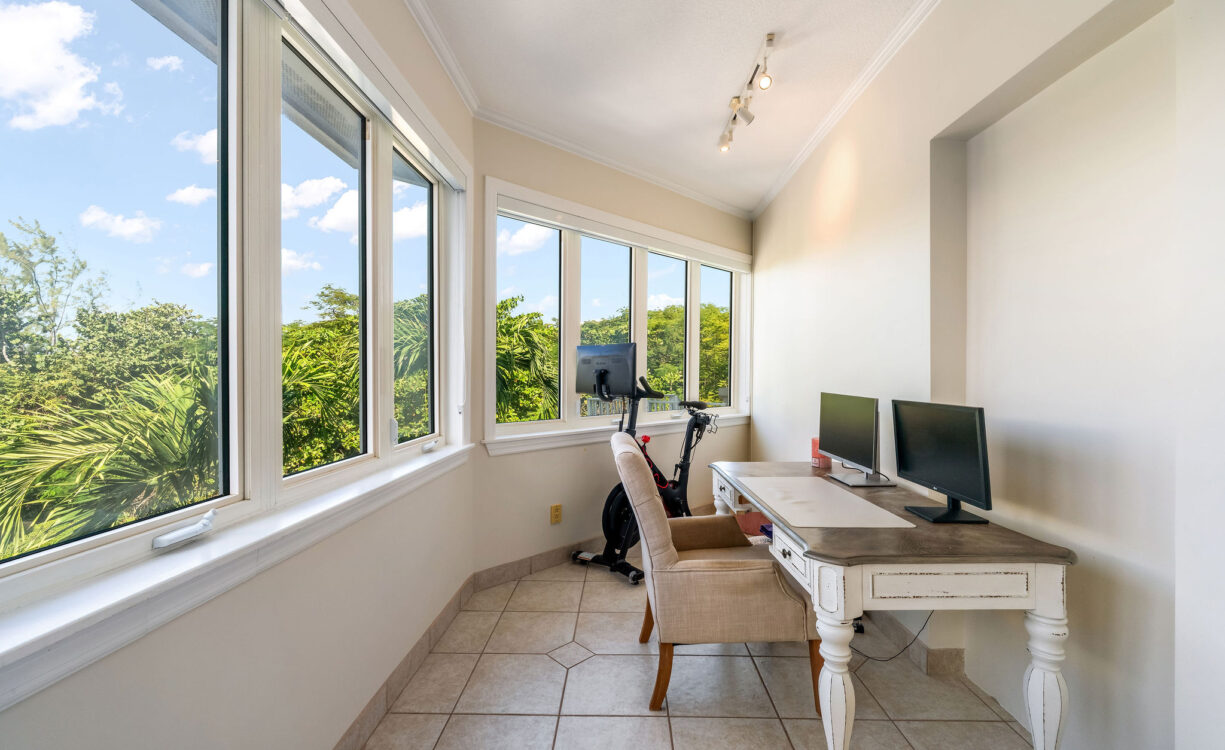 POINSETTIA PENTHOUSE B7, SEVEN MILE CORRIDOR