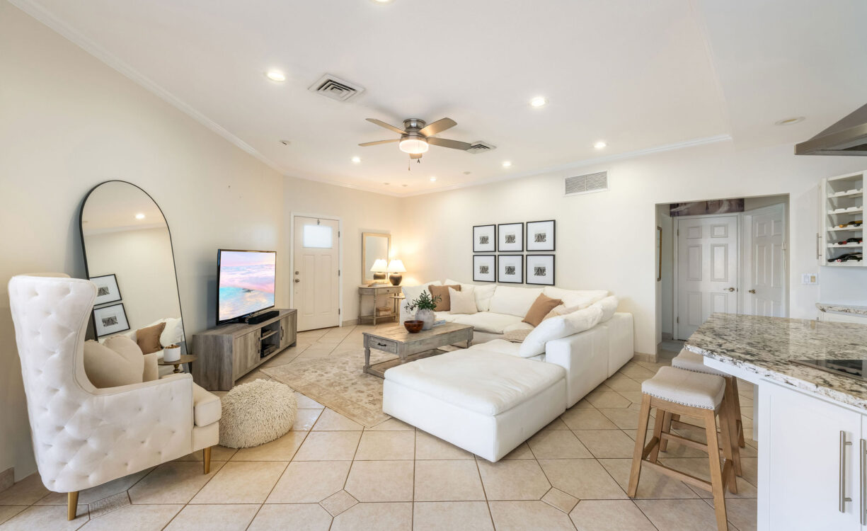 POINSETTIA PENTHOUSE B7, SEVEN MILE CORRIDOR