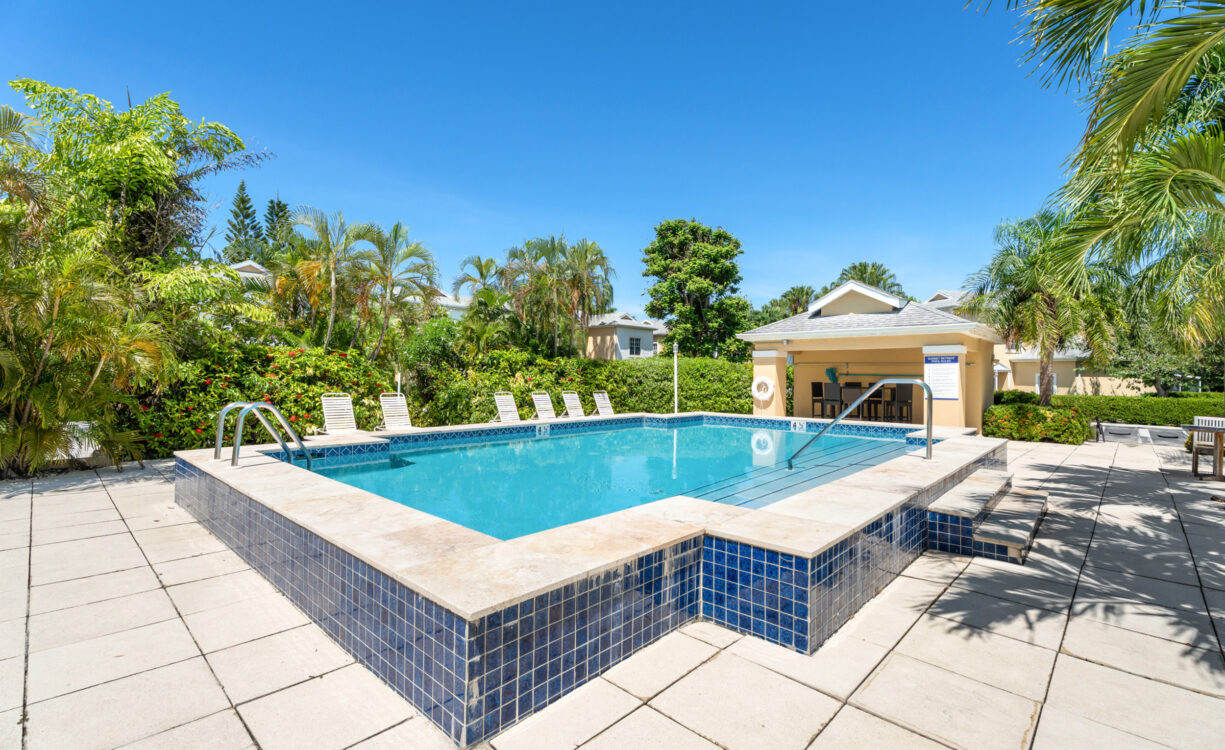 SUNSET RETREAT 40, GEORGE TOWN CONDO