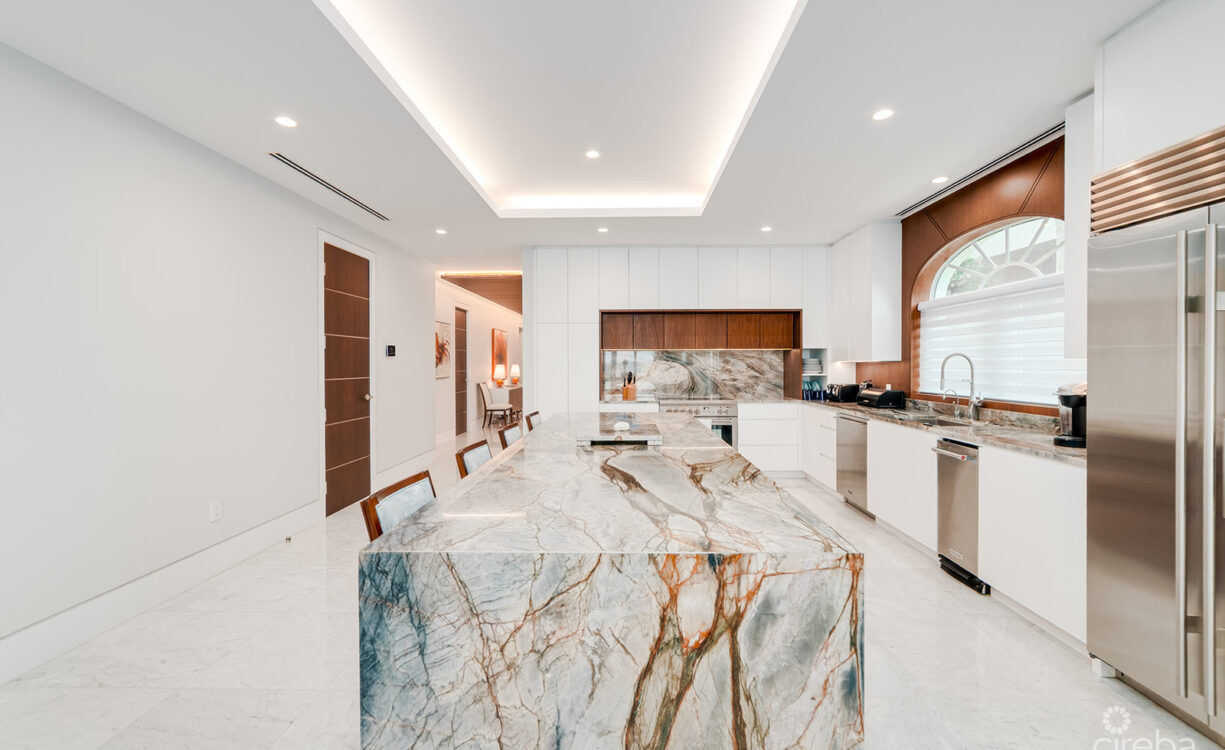 LUXURY SEVEN MILE BEACH CONDO - MANDALAY UNIT ONE