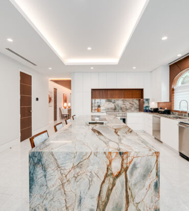 LUXURY SEVEN MILE BEACH CONDO - MANDALAY UNIT ONE