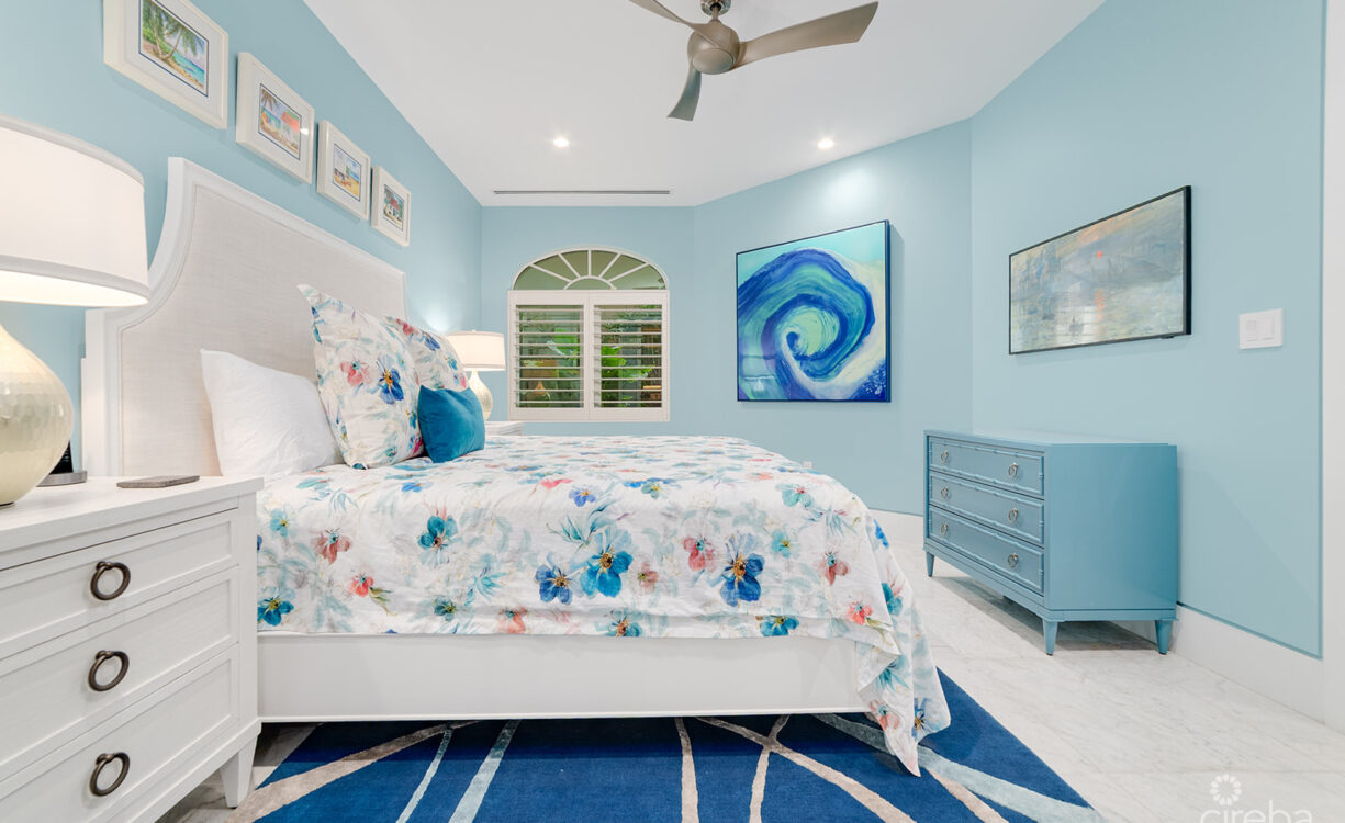 LUXURY SEVEN MILE BEACH CONDO - MANDALAY UNIT ONE