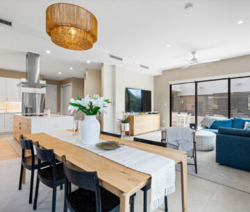 BLUE PALMS 3, WEST BAY END UNIT