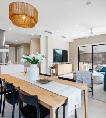 BLUE PALMS 3, WEST BAY END UNIT