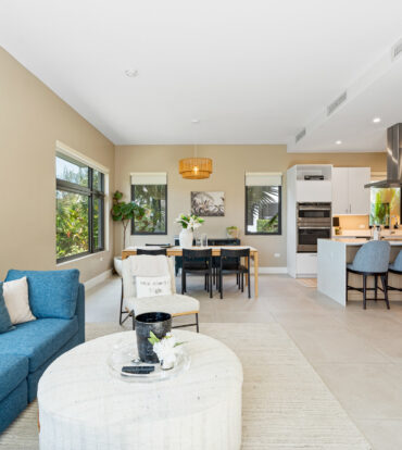 BLUE PALMS 3, WEST BAY END UNIT