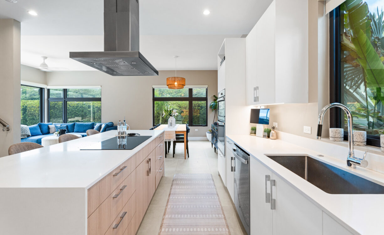 BLUE PALMS 3, WEST BAY END UNIT