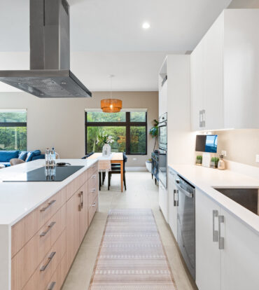 BLUE PALMS 3, WEST BAY END UNIT